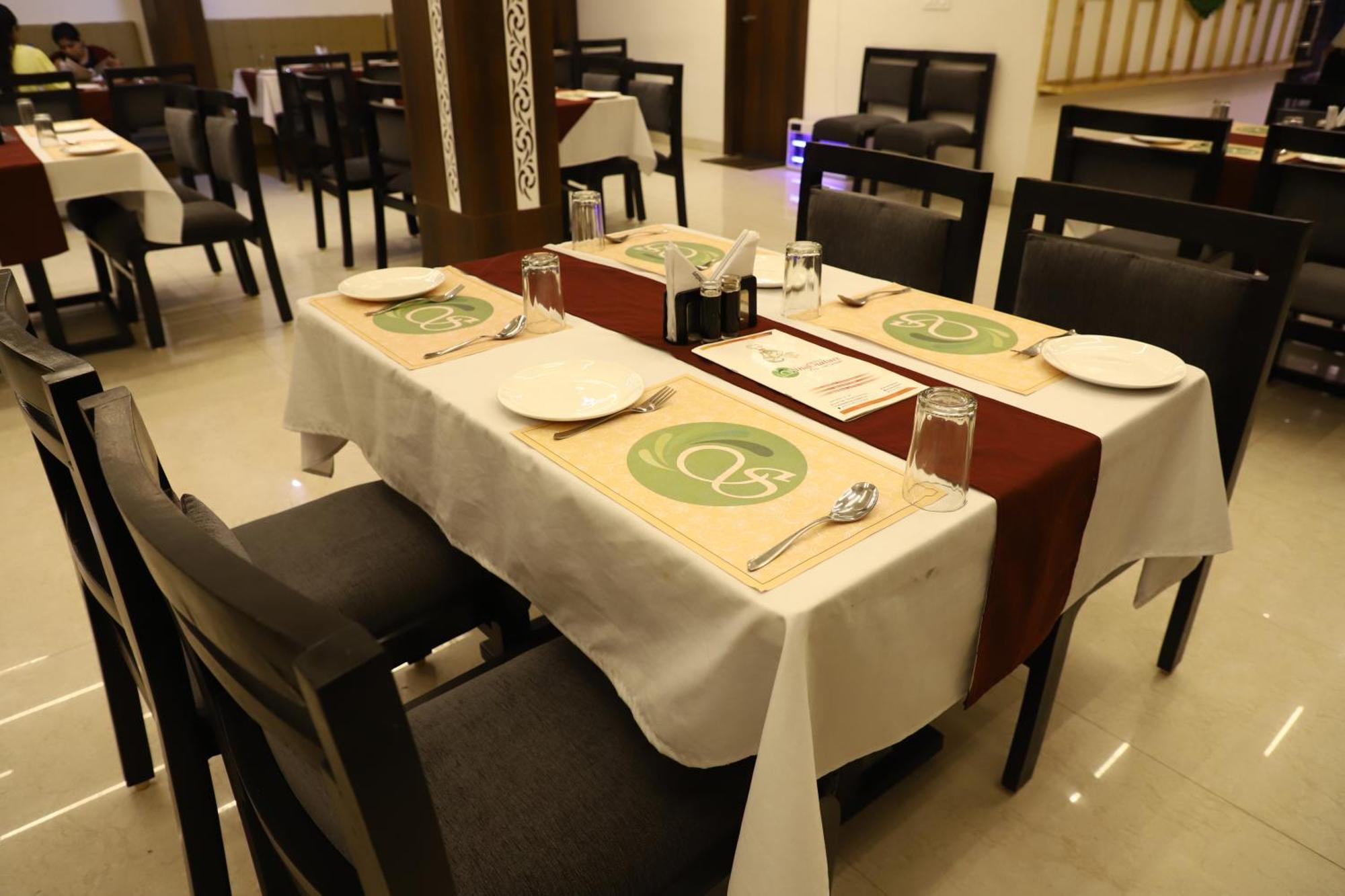 Hotel Singhnature Khandwa Kültér fotó